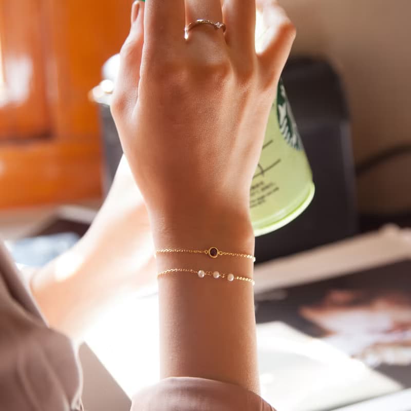 石榴石小圓片純銀手鍊_1月誕生石。生日禮物。特色。天然石