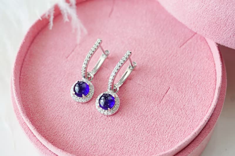 Natural Blue Sapphire Drop Earrings Sterling Silver 925 with Whitegold Plated.