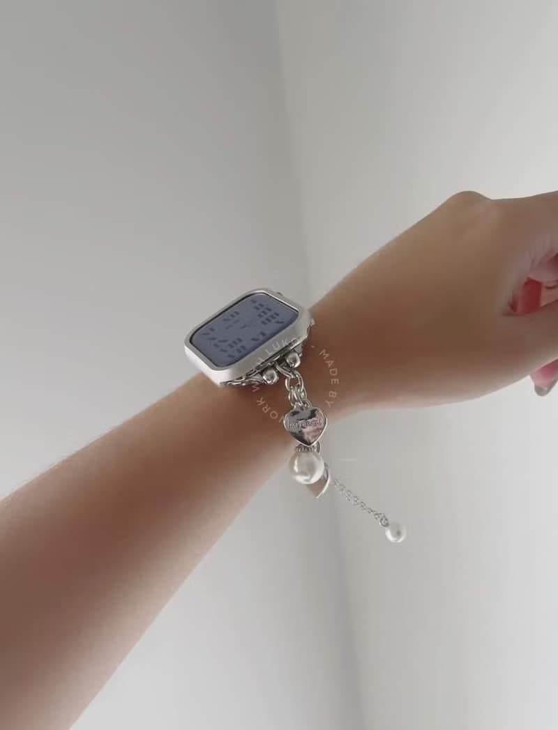 Apple Watch I 金屬款 I 珍珠愛心掛鏈錶帶