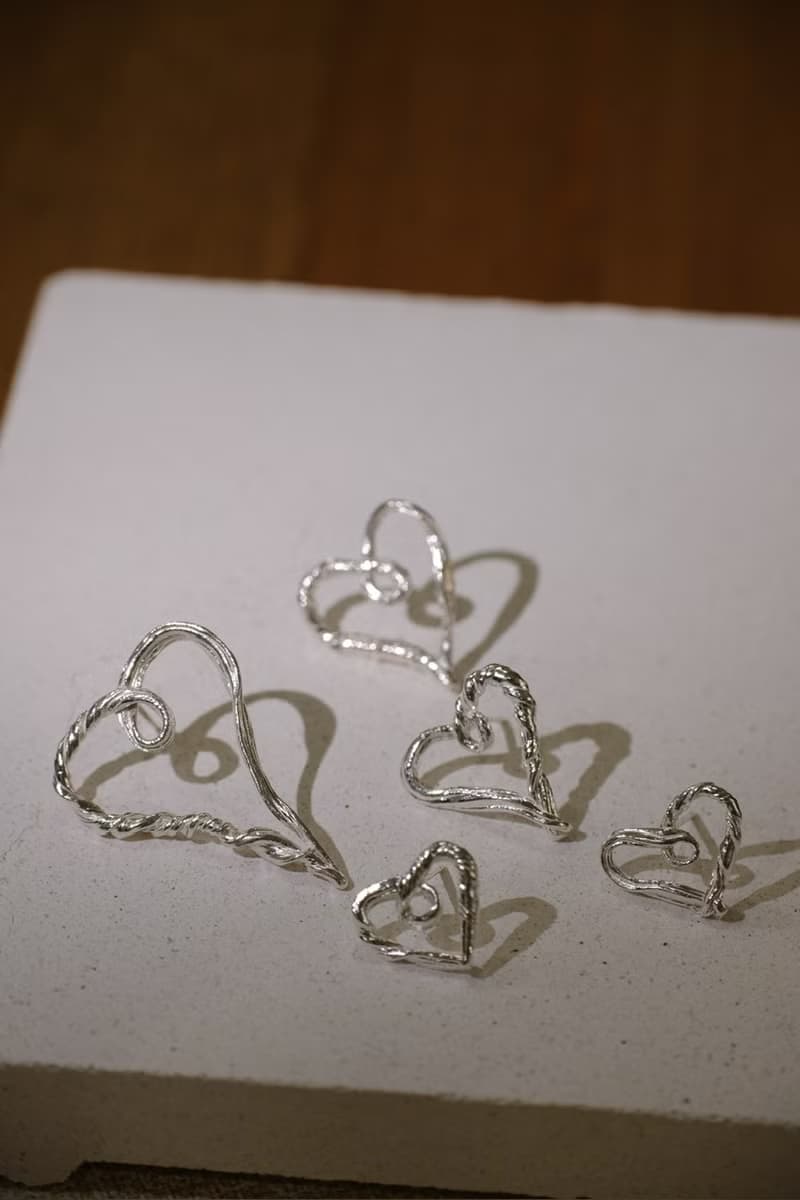 冬繫 中愛心耳環 自然紋路 不對稱販售