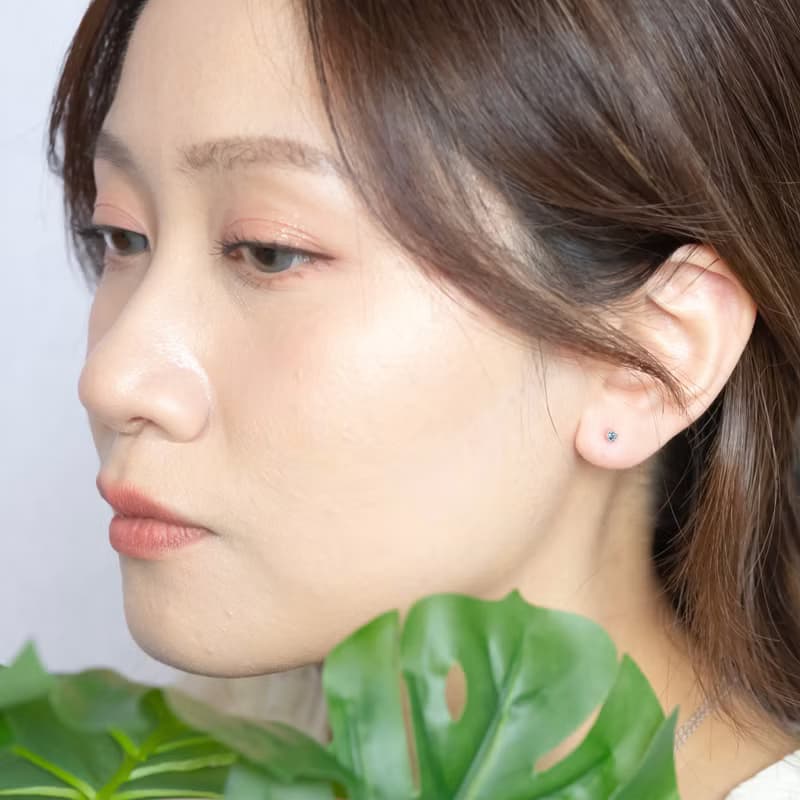 倫敦藍托帕石925純銀迷你小寶石轉珠耳環