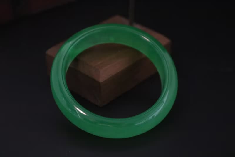 天然危料翡翠A貨綠飄花玉手鐲玉石鐲子禮盒裝