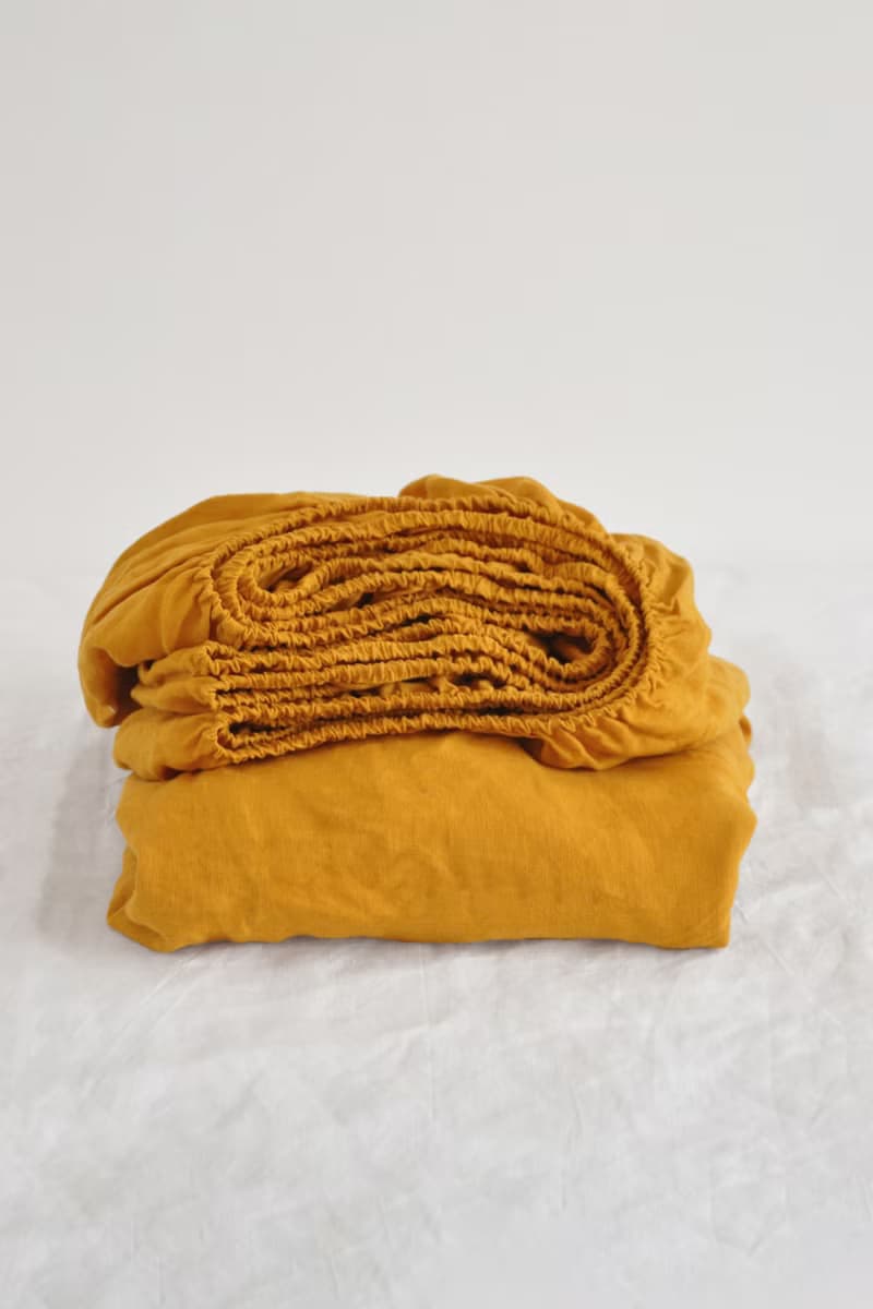 Turmeric linen fitted sheet / Softened linen bed sheet / Deep pocket