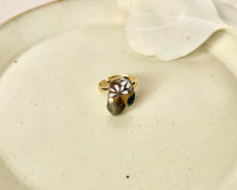 京焼　金継ぎ  リング　14K コーティング  フリーサイズ 　花柄　アパタイト　グリーンルチルクォーツ　天然石　伝統工芸　No.66