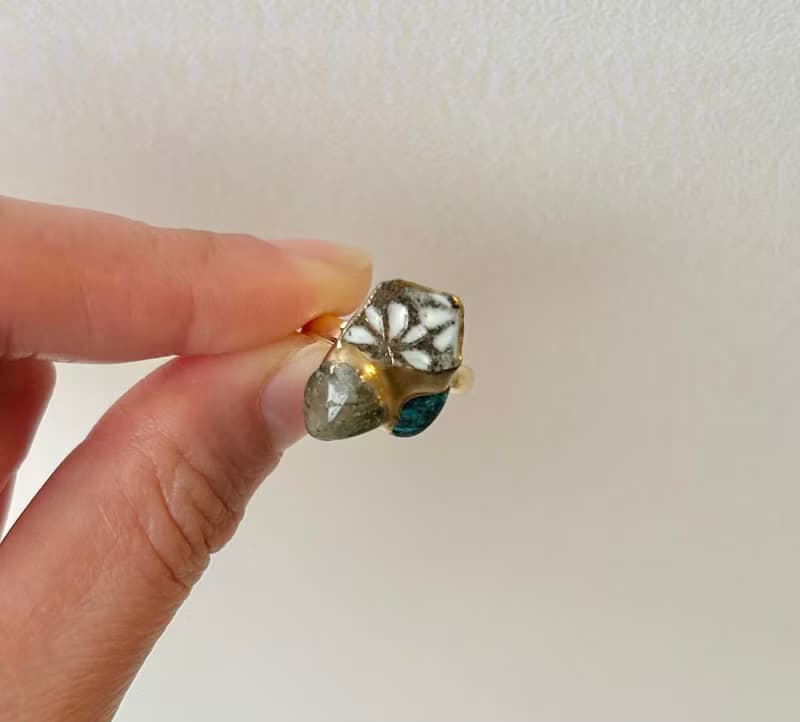 京焼　金継ぎ  リング　14K コーティング  フリーサイズ 　花柄　アパタイト　グリーンルチルクォーツ　天然石　伝統工芸　No.66