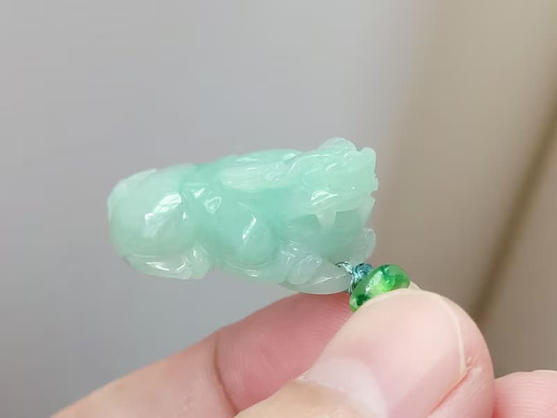 【親翠】天然翡翠 冰果綠飄綠花耳朵放光貔貅項鍊 招財貔貅