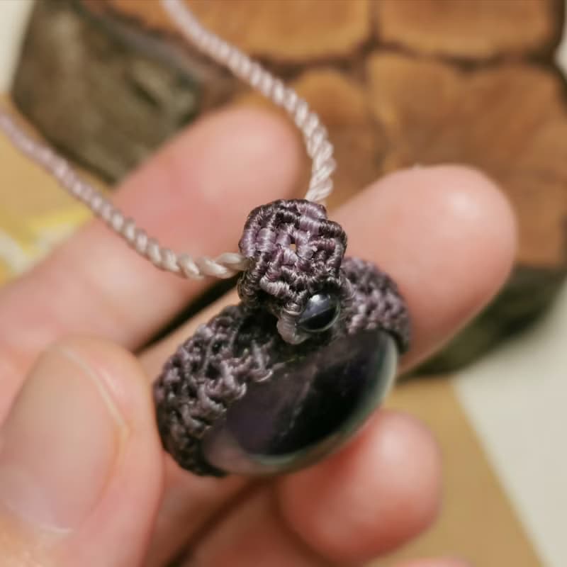 幻紫/紫水晶/三角芯-蠟線圖騰包框設計/項鍊可調整長度