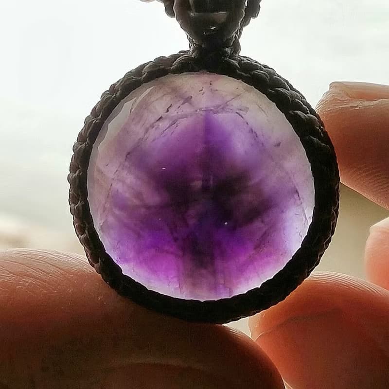 幻紫/紫水晶/三角芯-蠟線圖騰包框設計/項鍊可調整長度