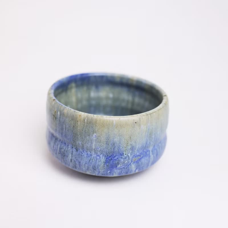 明芽窯 l 柴燒灰藍流釉鐵斑茶碗 藍 茶具 陶器 蒐藏品 陶藝品 H7