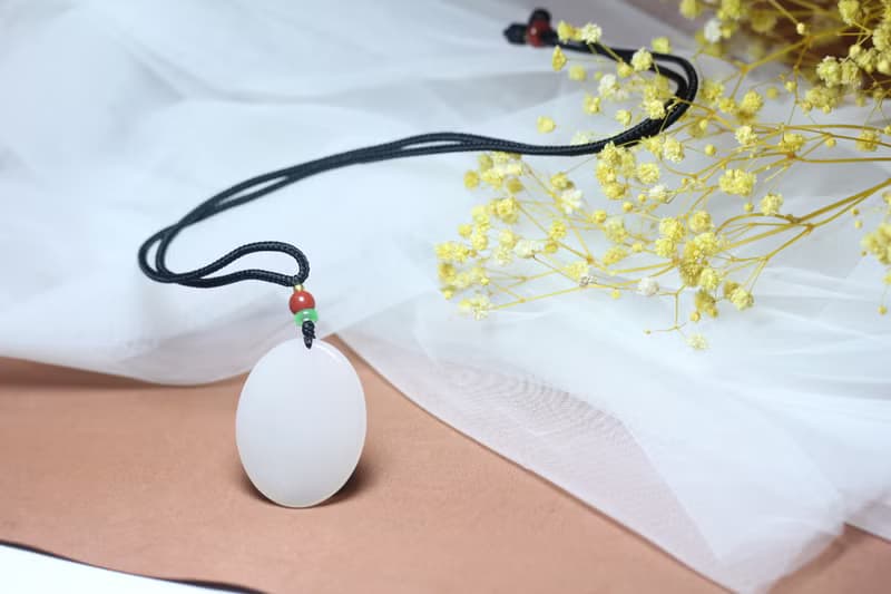 【喜上眉梢】吊墜 喜上枝頭掛件三彩玉 / 新婚情侶禮物項鏈