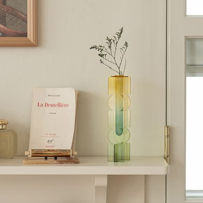 column vase_ acrylic vase