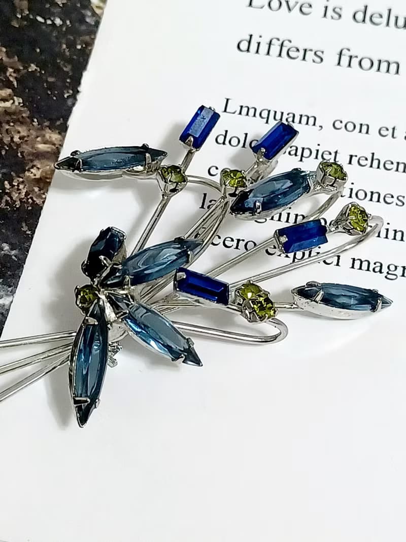 vintage jewelry 古董立體萊茵石花束 別針 胸針