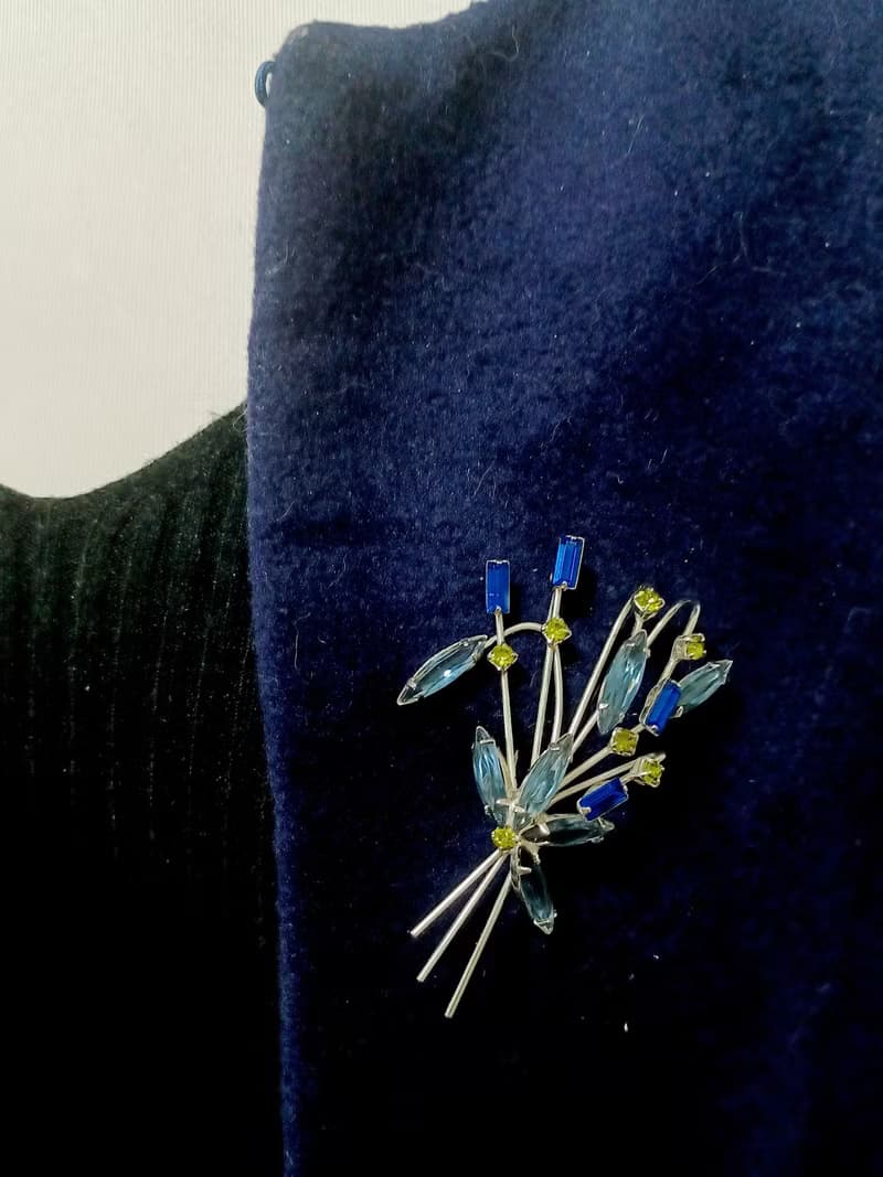 vintage jewelry 古董立體萊茵石花束 別針 胸針