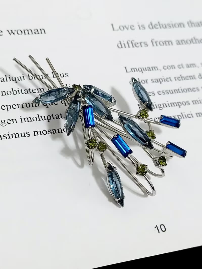 vintage jewelry 古董立體萊茵石花束 別針 胸針