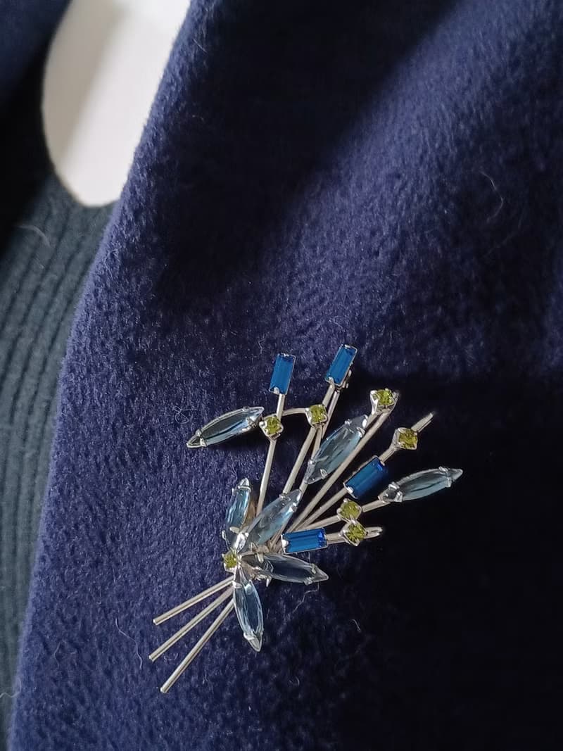 vintage jewelry 古董立體萊茵石花束 別針 胸針
