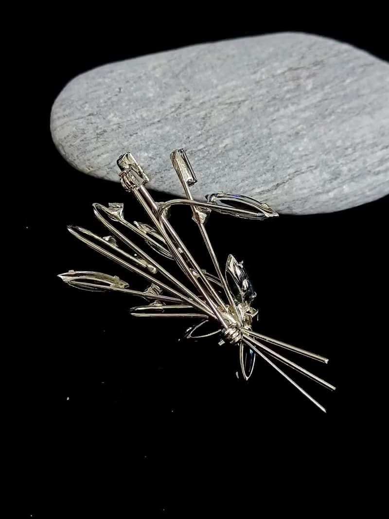 vintage jewelry 古董立體萊茵石花束 別針 胸針