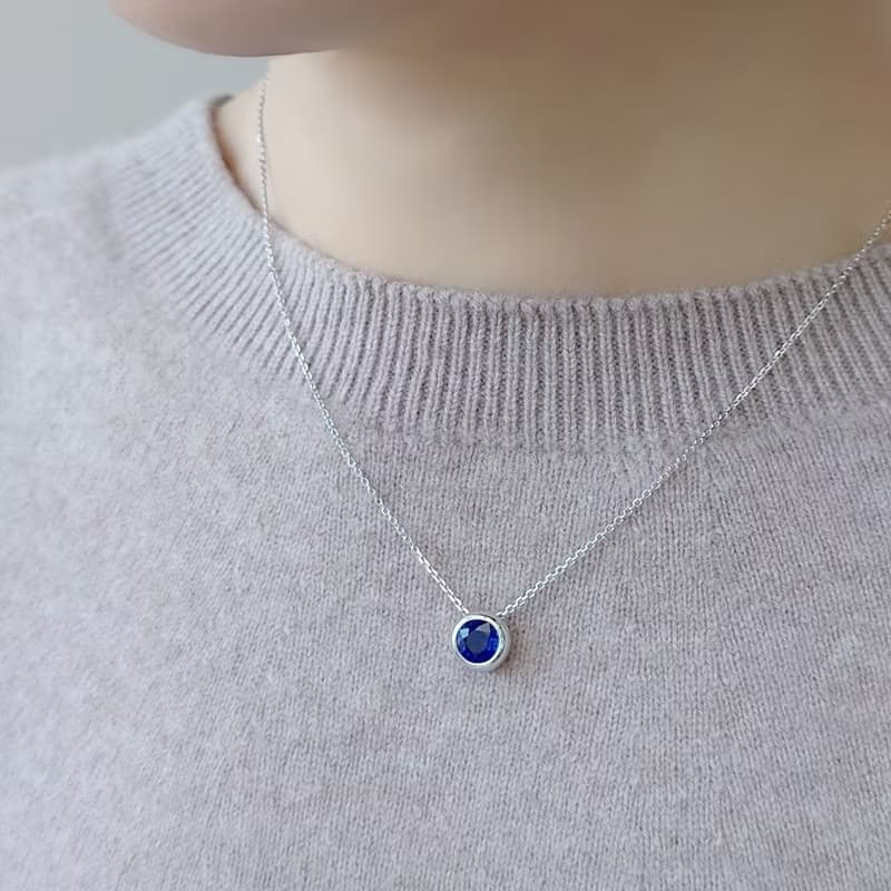 限量現貨 - 天然藍寶大顆包鑲 1.04 ct 18K 白項鍊 | 鍊子可單戴