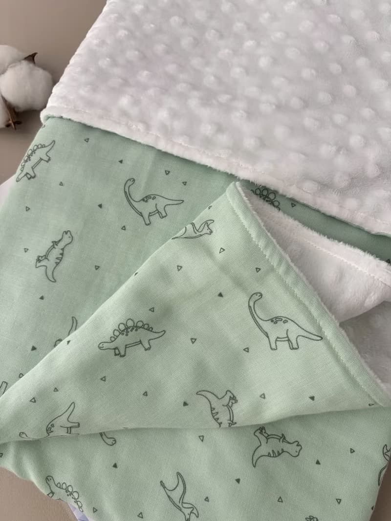 莫蘭迪綠小恐龍  寶寶荳荳絨毯 嬰兒手作 新生兒禮