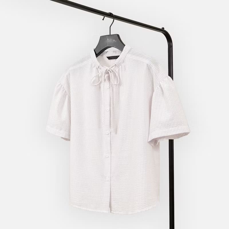 【MEDUSA】小立領綁結壓紋傘襬上衣(M-XL) | 女休閒上衣 短袖上衣