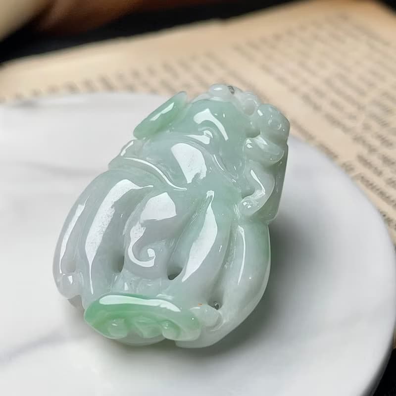 飄陽綠翡翠巧雕如意人蔘吊飾 | 天然緬甸玉翡翠A貨 | 送禮