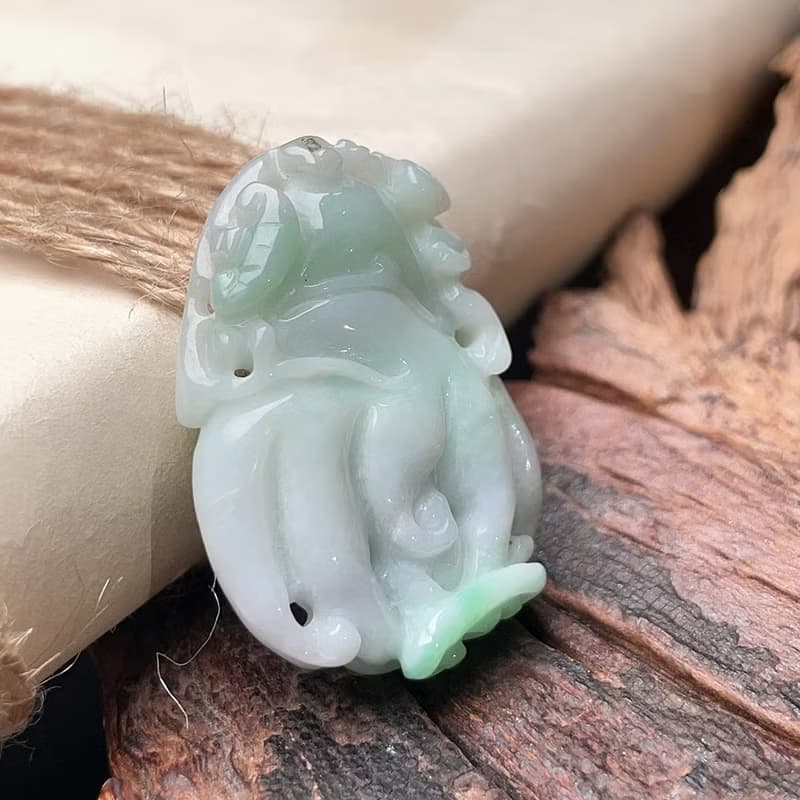 飄陽綠翡翠巧雕如意人蔘吊飾 | 天然緬甸玉翡翠A貨 | 送禮