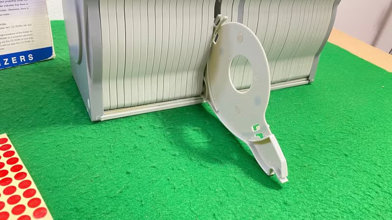 CD ROM 儲存系統組織器 CD ROM 全系列可容納 60 個 CD ROM