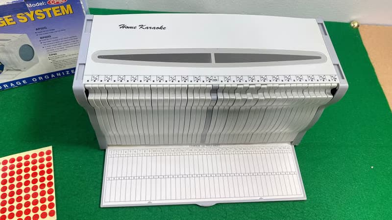 CD ROM 儲存系統組織器 CD ROM 全系列可容納 60 個 CD ROM