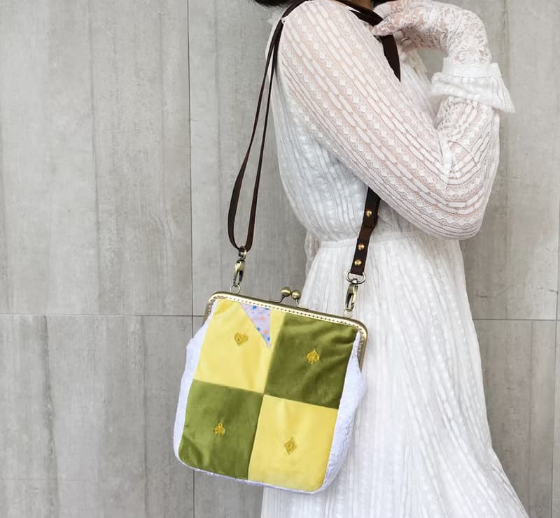 愛麗絲童話 吻鎖口金包包 斜背包 側背包 單肩背包 黃綠