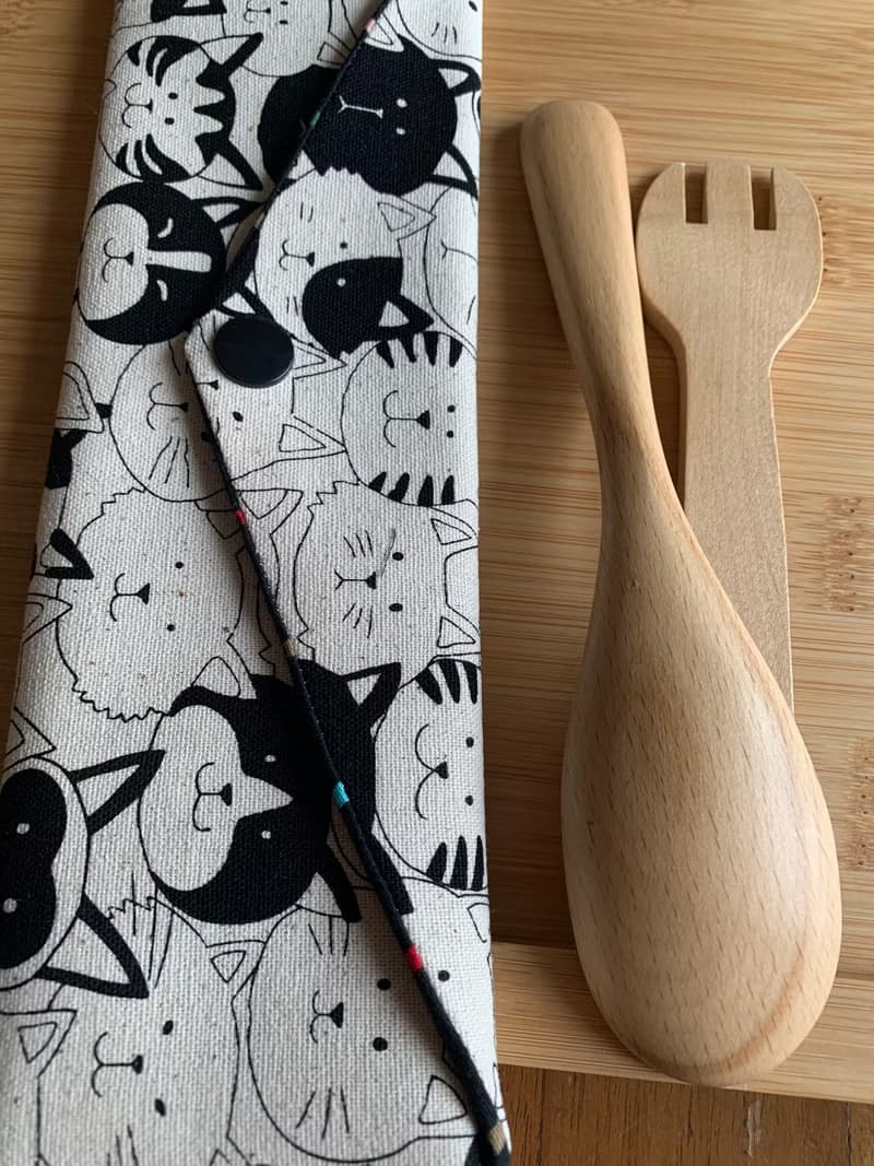 文青風環保筷袋 ~潮帥貓咪 耐看米白 收納 手作餐具袋