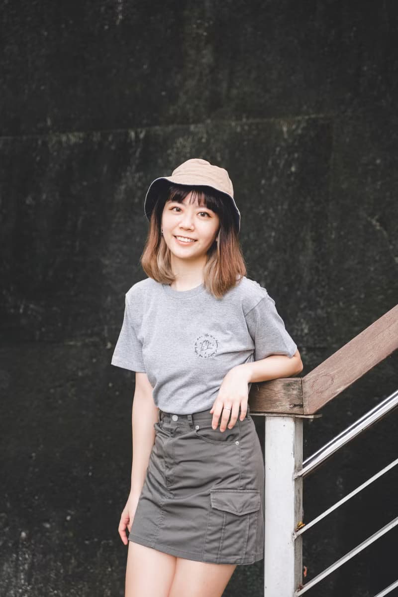 Balance 麻灰色 中性版刺繡Tee