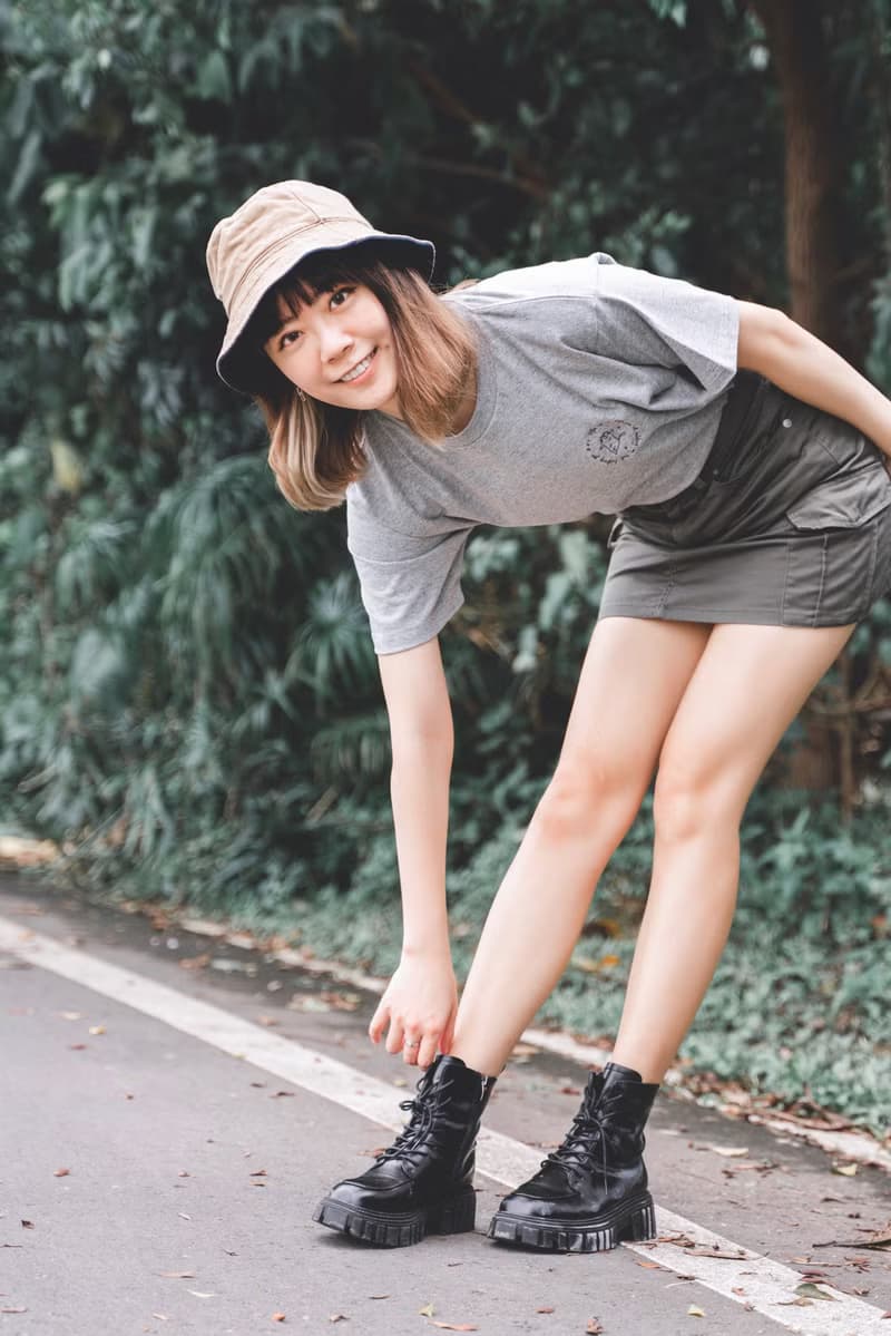 Balance 麻灰色 中性版刺繡Tee