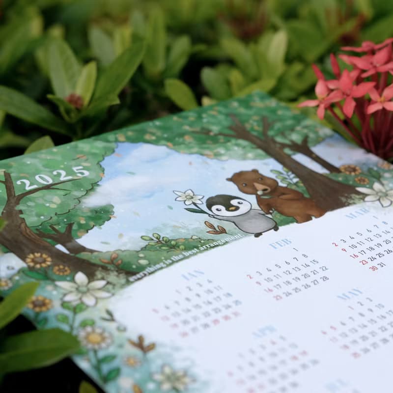 動物插畫香港年曆卡 | 企鵝與棕熊 2025 年曆卡