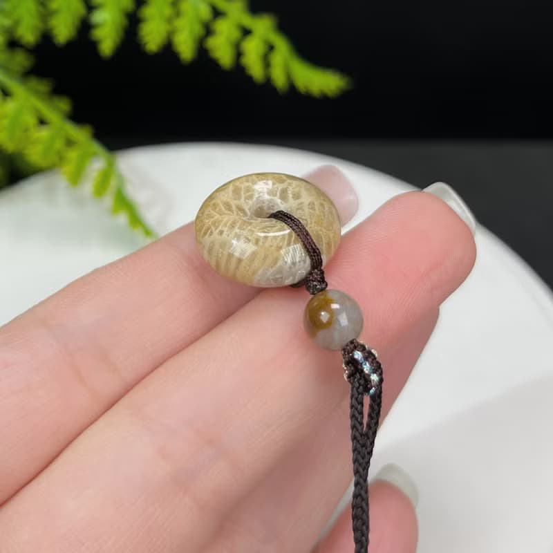天然小平安扣珊瑚玉吊墜米白冰潤玉化萬花筒菊花玉項錬富貴迷人