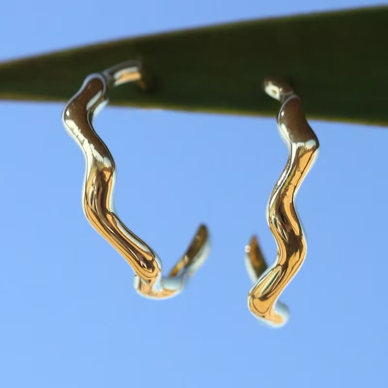 Jasmine 波浪圈式耳環 – 厚鍍金銀製