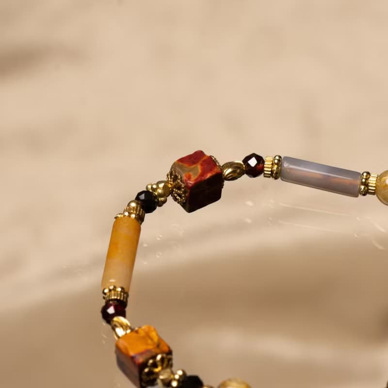 山帶來的驚喜  // C1459鈦晶畢加索石手鍊