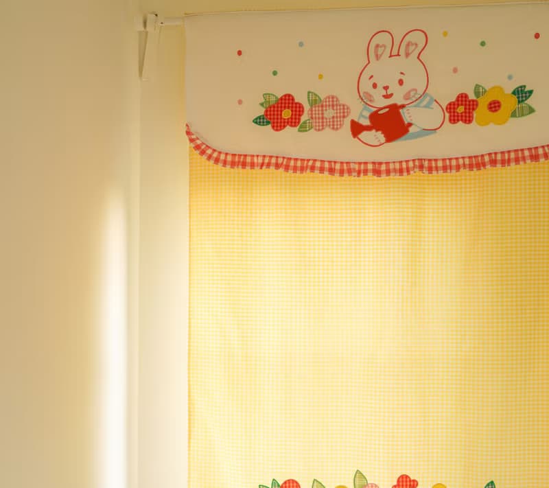 小兔子嗡嗡 80s復古昭和小兔子澆花門簾 刺繡布藝