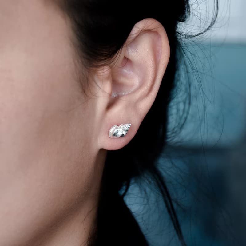 原創手作 海螺貝殼海洋生物粗紋螺純銀耳釘 一對