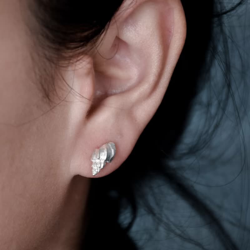 原創手作 海螺貝殼海洋生物粗紋螺純銀耳釘 一對