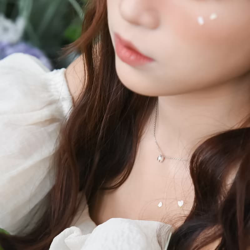 珍珠鬱金香純銀項鍊 | 天然珍珠項鍊。花瓣設計。兩色可選