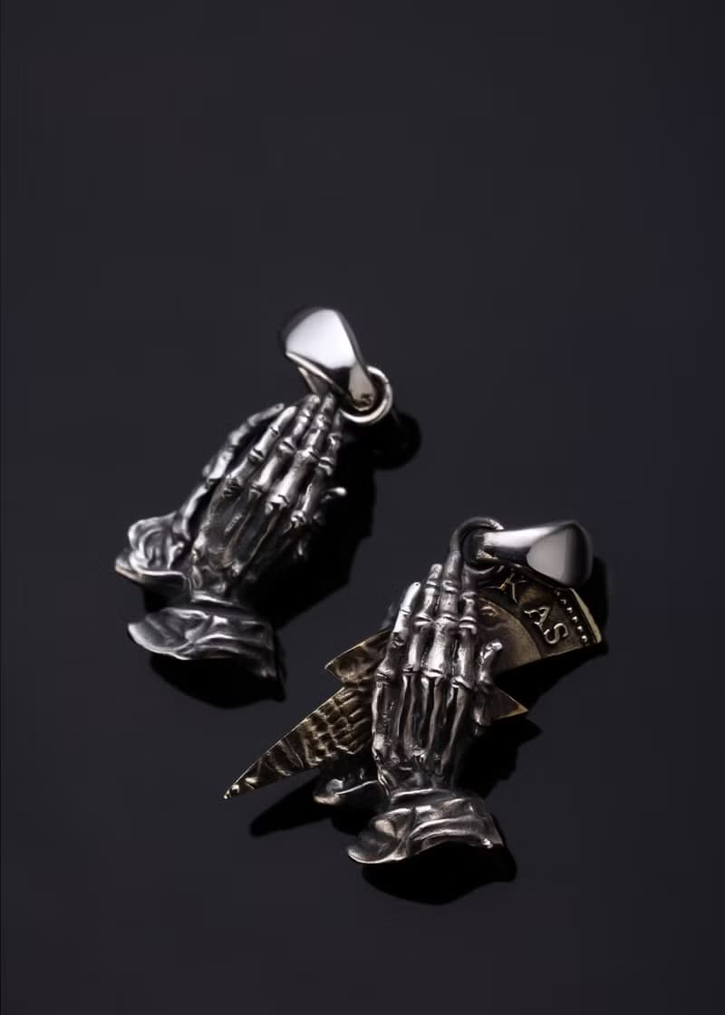 Lightning  Praying Hands Pendant |信仰錢幣閃電祈禱手吊墜項鍊
