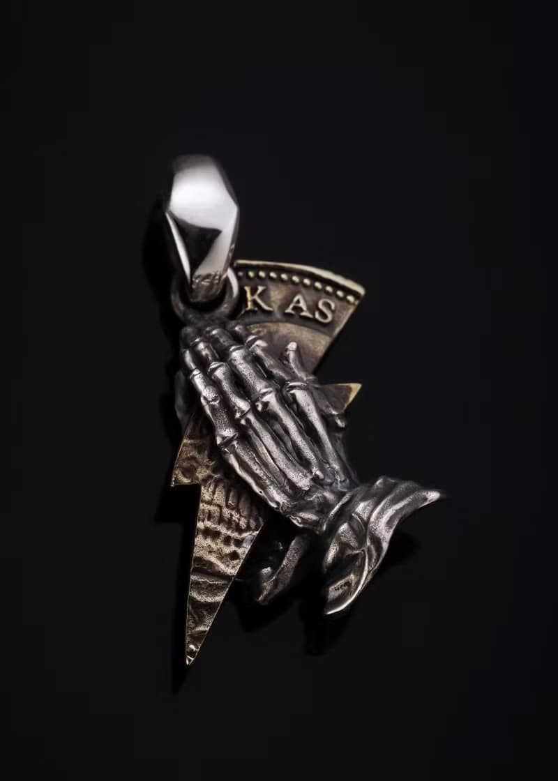 Lightning  Praying Hands Pendant |信仰錢幣閃電祈禱手吊墜項鍊