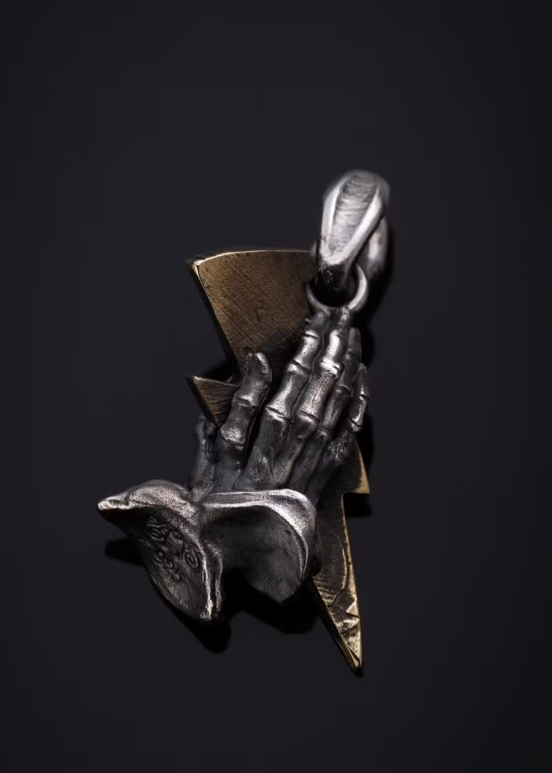 Lightning  Praying Hands Pendant |信仰錢幣閃電祈禱手吊墜項鍊