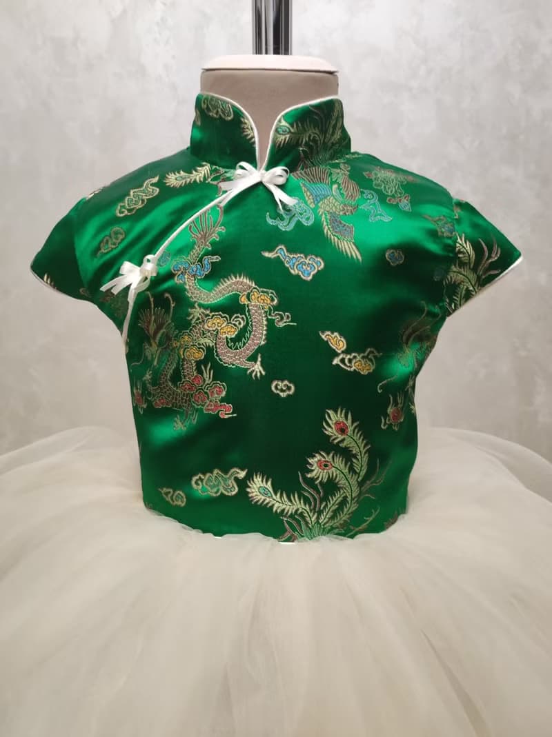 小童綠色和服緞面洋裝 象牙色裙子