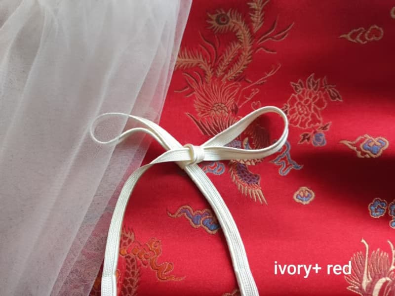 小童綠色和服緞面洋裝 象牙色裙子