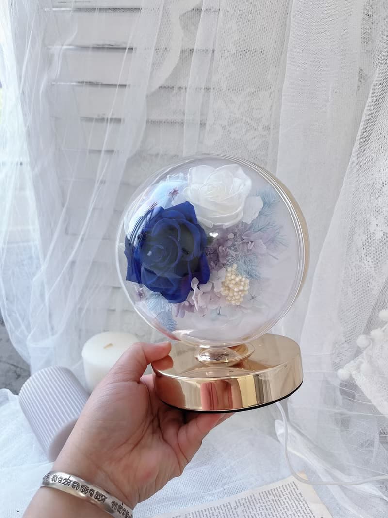 藍芯花藝 浪漫玫瑰星球觸控燈 生日禮物 情人節 永生花 母親節