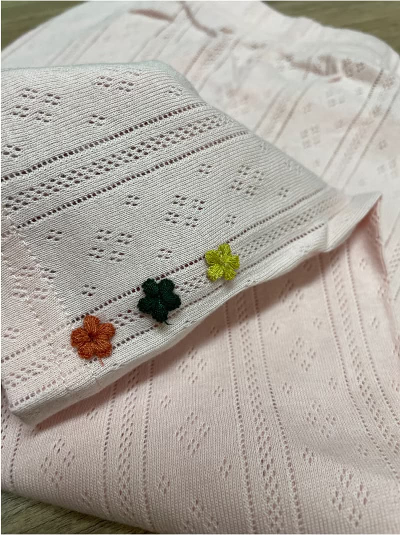 【出清優惠】簡約小花內搭褲