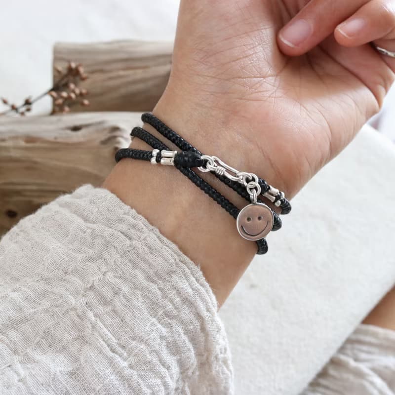 三圈手工編織蠟線手鍊搭配珠和吊飾泰銀 純銀笑臉手鍊 泰國手作