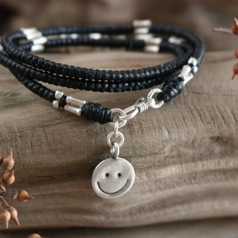 三圈手工編織蠟線手鍊搭配珠和吊飾泰銀 純銀笑臉手鍊 泰國手作