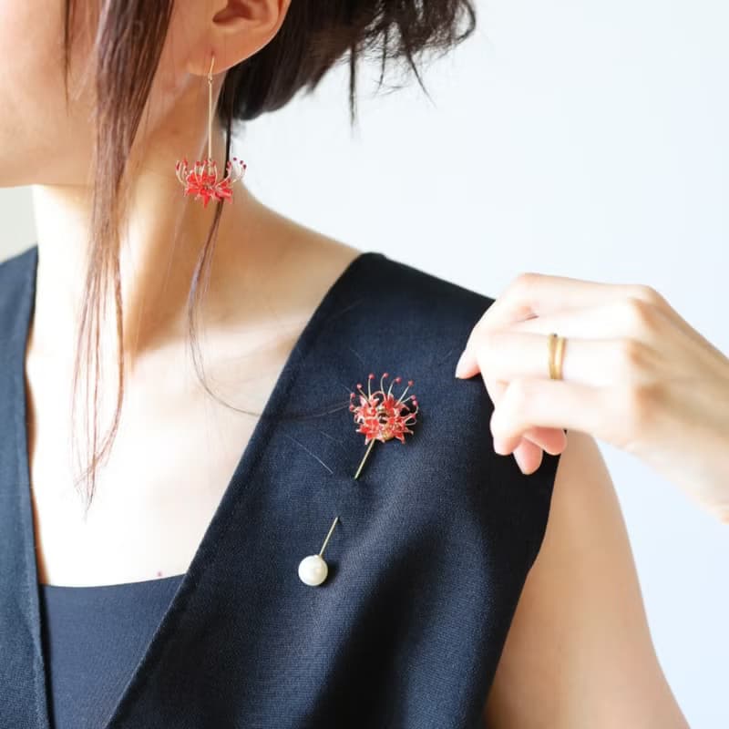 彼岸花のシャンデリアピアス/イヤリング