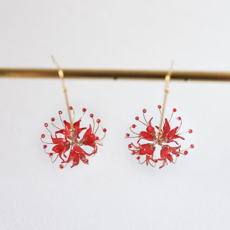 彼岸花のシャンデリアピアス/イヤリング